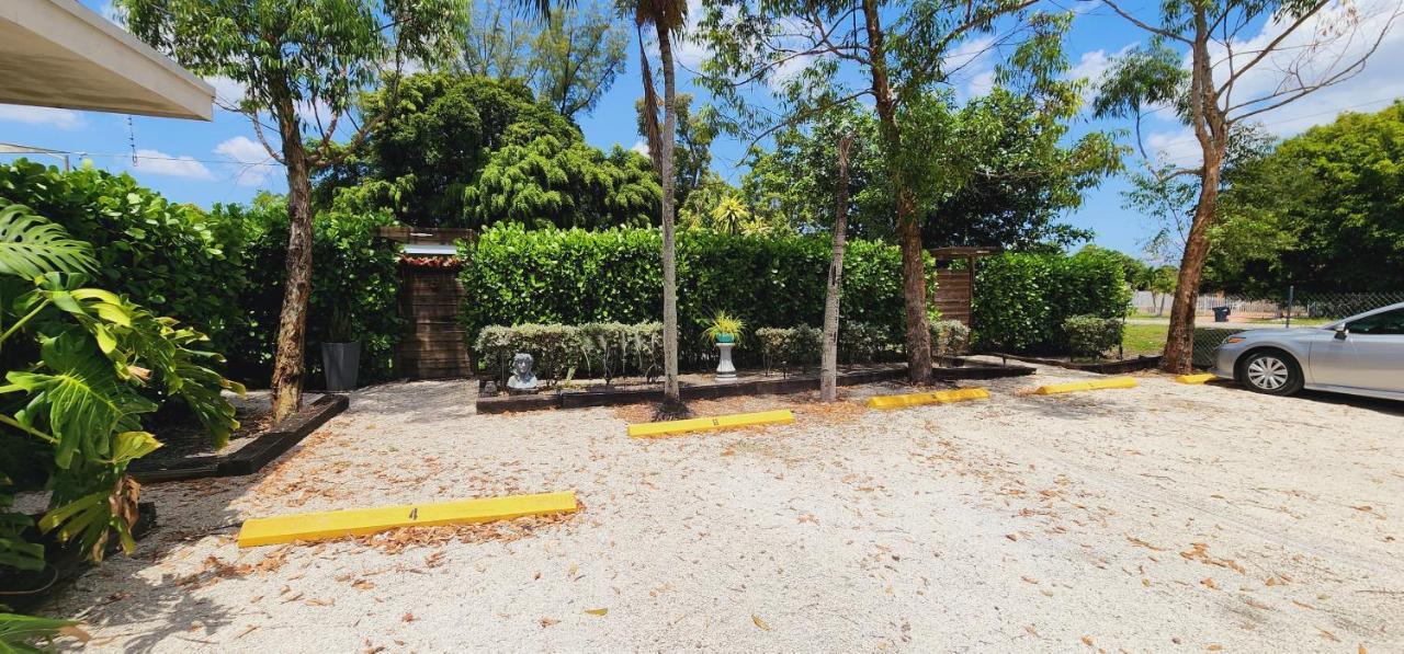 Private Aparment Studio In The Hard Of Miami Unit # 6 Opa-locka Dış mekan fotoğraf